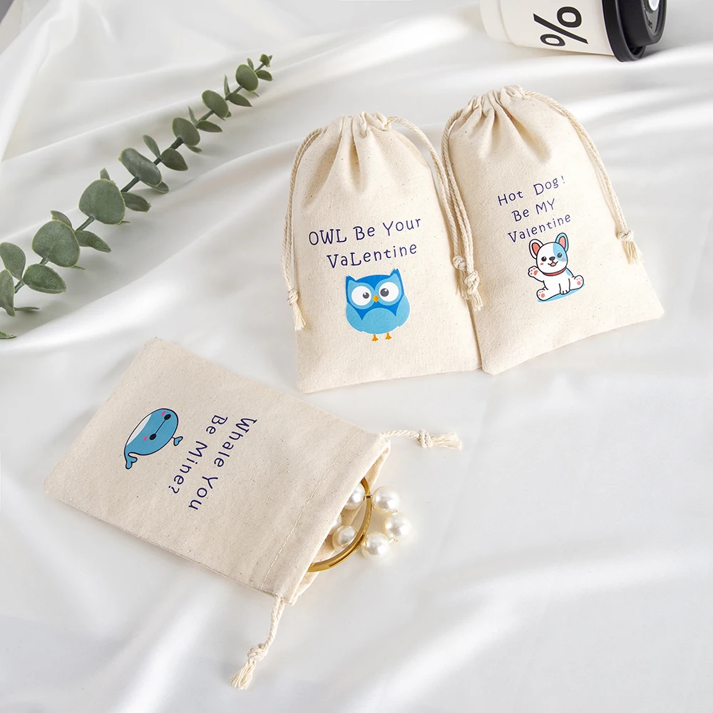 100 Stück personalisierte Schmuckbeutel aus Baumwolle zum Valentinstag, Geschenkbeutel aus Musselin mit Kordelzug, kann mit Ihrem bunten Logo-Bild heißgeprägt werden – Detail 1