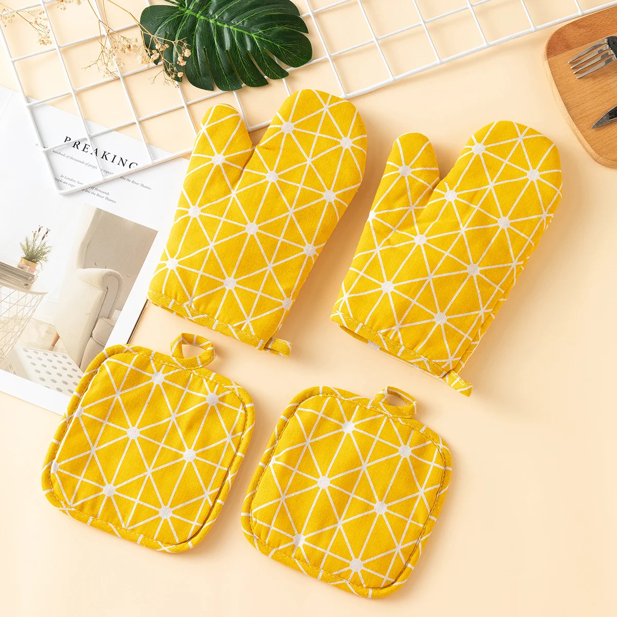 Kitchen gloves cotton pot holders thickened oven gloves set