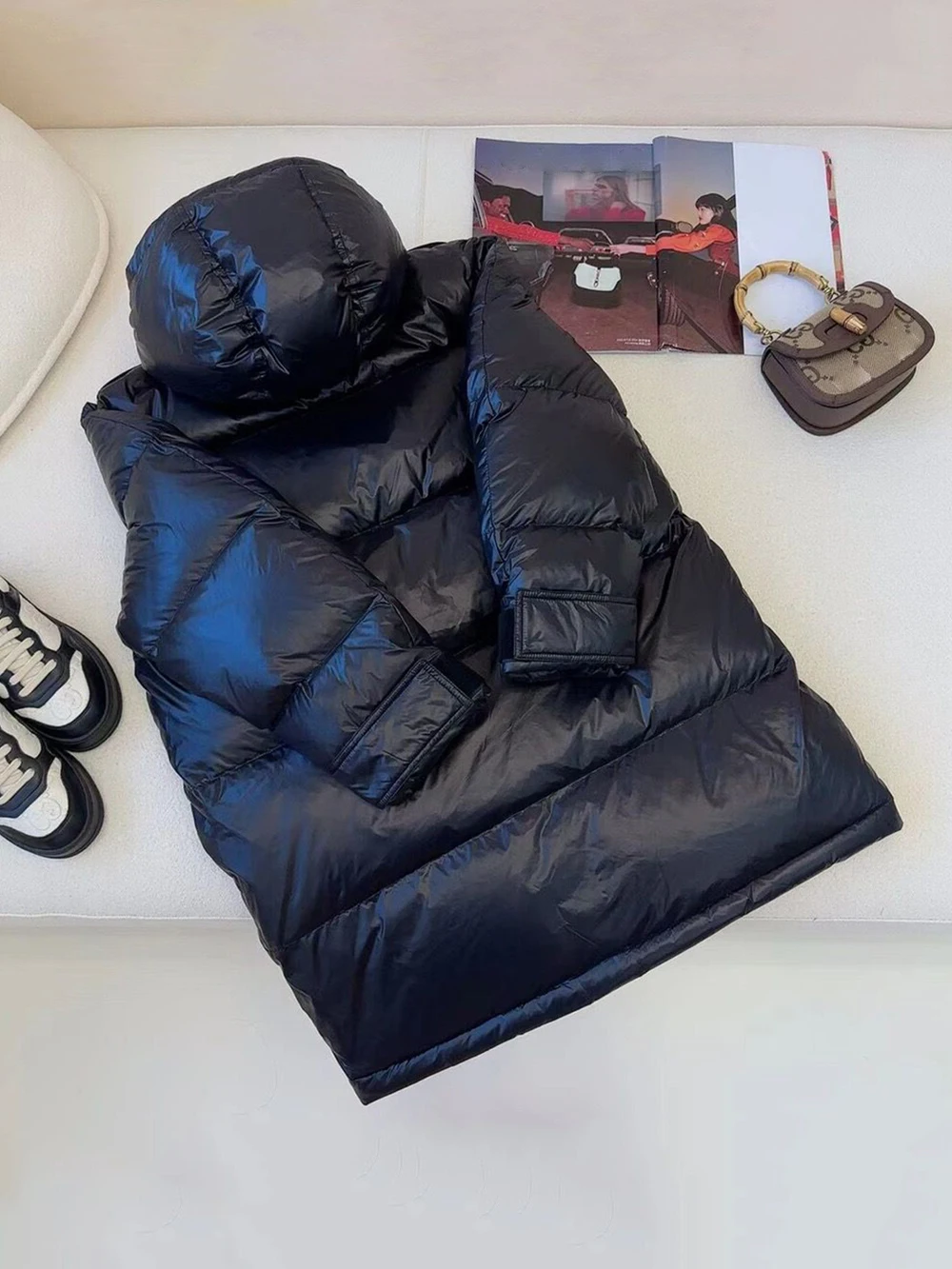 

2023 Winter Women Long Down Jacket 90% Duck Down Fill Zipper with Hooded Lady Thick Quilted Garment Outer made of Nylon