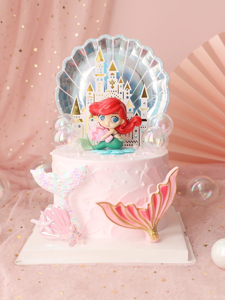 56 piezas de suministros de fiesta de Sirenita Ariel, 1 adorno para pastel,  24 adornos para cupcakes, 1 pancarta de feliz cumpleaños, 28 globos, 2