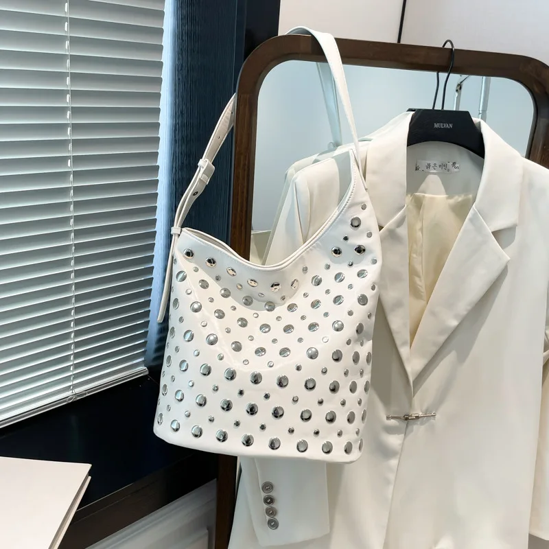 Fashion Asymmetric PU Leather Metal Sheet Rivet Shoulder Bag 2025 New Large Capacity Tote Bag Solid Color Female Underarm Bags