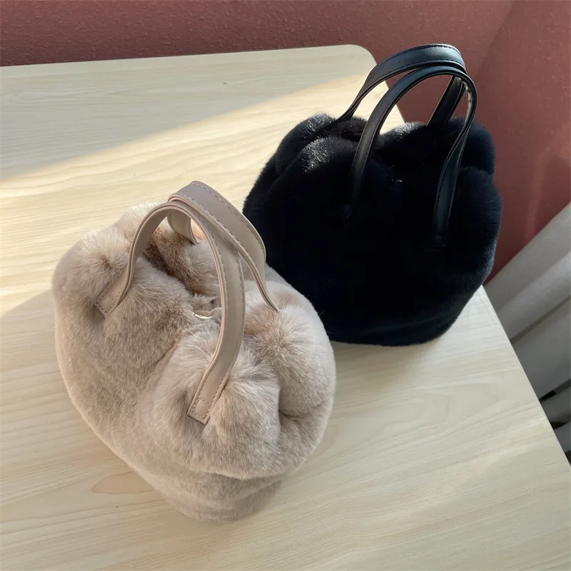 Impresionante bolso de mano tipo cubo de piel sintética de conejo suave para mujer, bolso de hombro de felpa esponjosa de invierno, elegante bolso de fiesta de moda urbana para chicas.
