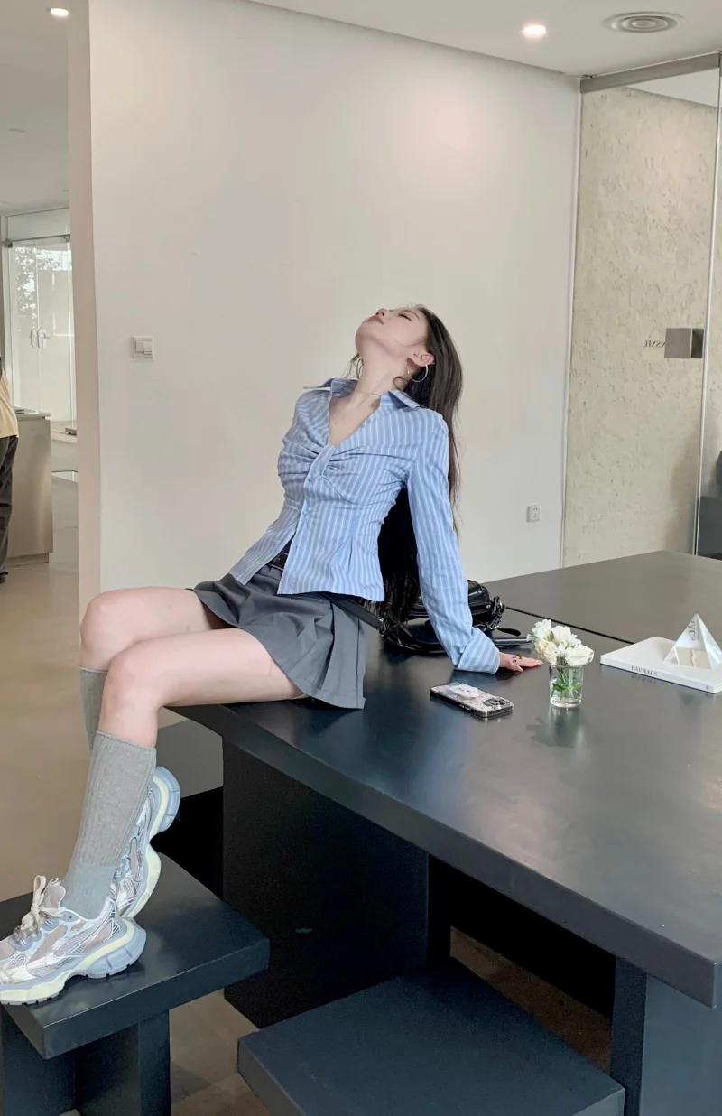Neue blau gestreifte schlanke Taille sexy Damen hemden Kontrast farbe lässig Mode Büro Damen lässig einreihig weibliches Hemd – Detail 6