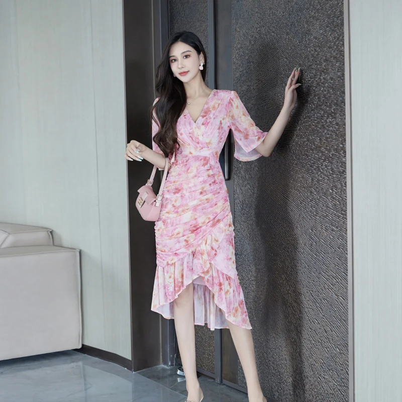 

Pink Dress for Women Summer New Style High-waisted V-neck Mid-length Elegant Printed Fishtail Lotus Leaf Sleeves Women's Dress