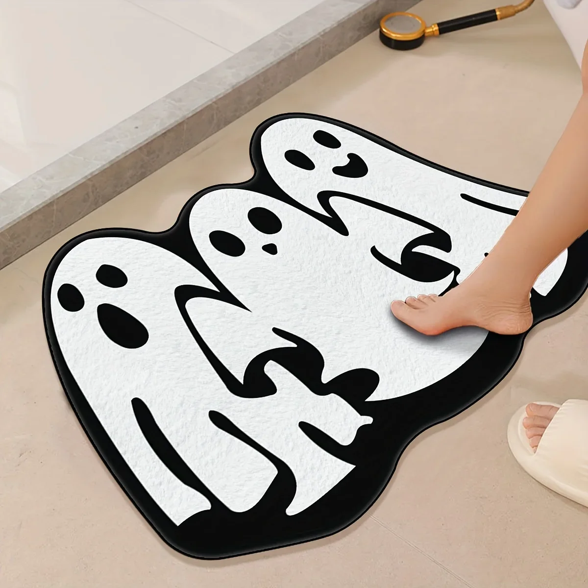 Tappeto Da Bagno Halloween A Forma Di Fantasma - Antiscivolo Morbido In Microfibra 56x62 Cm - Decorazione Spettrale Per Bagno E Doccia - Lavabile - 2
