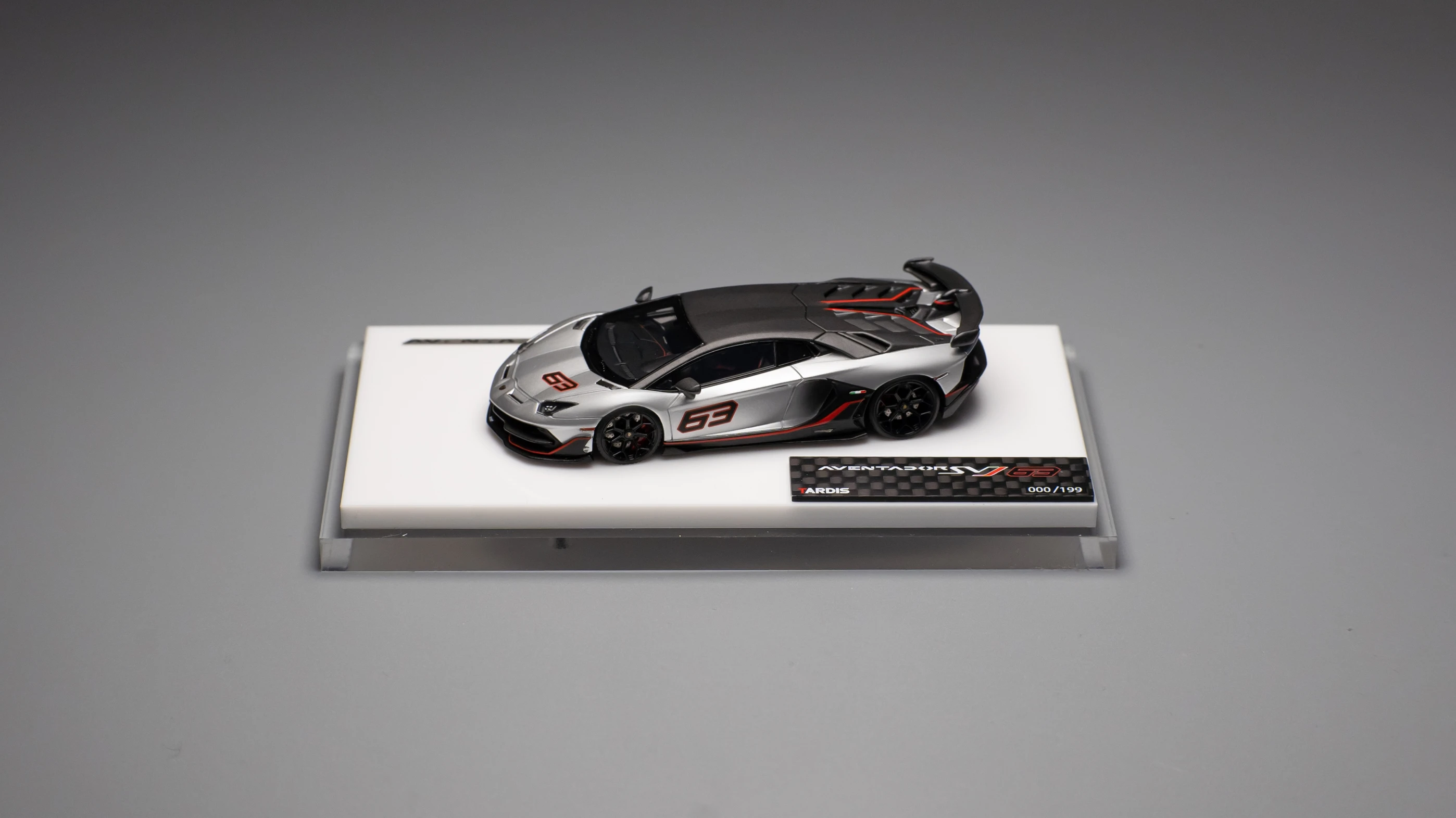 Tardis 1/64 ランボルギーニ アヴェンタドールsv シルバー Tardis 1/64