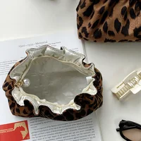 Women's Clutches Cosmetic Fashion Leopard Pearl Zipper Stylish Portable Cosmetic Storage Bags Girls Make Up Organizer Cion Purse - Image 2