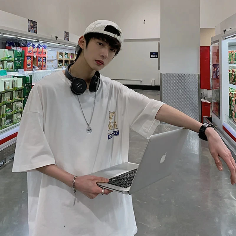 Harajuku Cat Cartoon Eating Noodles Graphic Men Women Tshirts Casual Short Sleeve Tees Japan Style LooseT Shirt Clothing