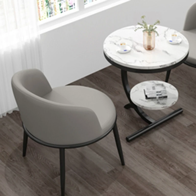 Рисунок 4 - Белые круглые диваны из искусственной