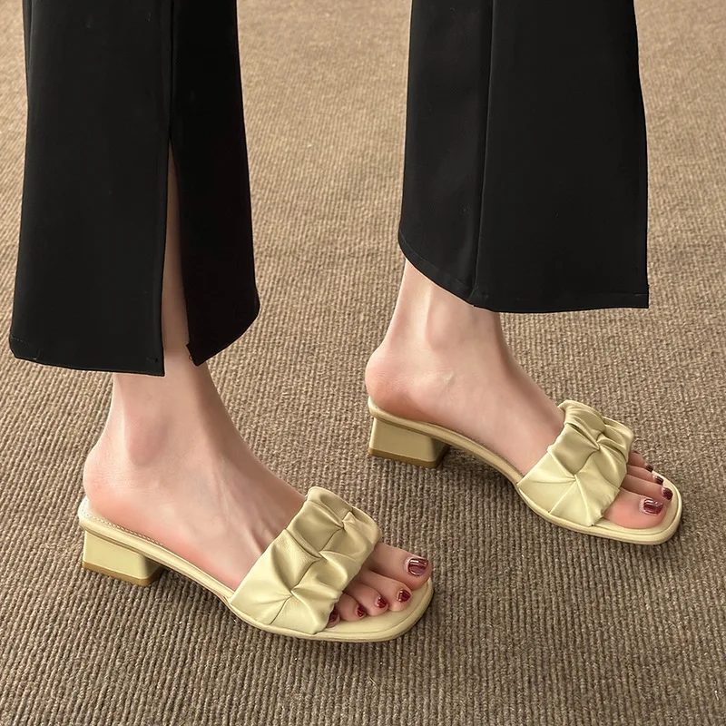 Female Shoes Womens Slippers Outdoor Luxury Slides Heeled Mules Square Heel Designer High Block Pumps Rubber Rome Fashion