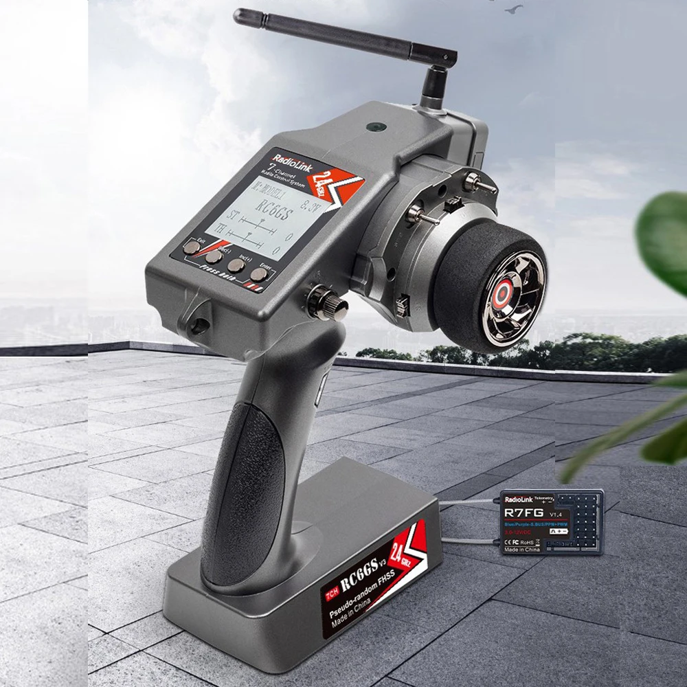 Récepteur Flysky FS-R7FG connecté à un récepteur de voiture RC, câbles branchés pour achetez le récepteur Flysky FS-R7FG