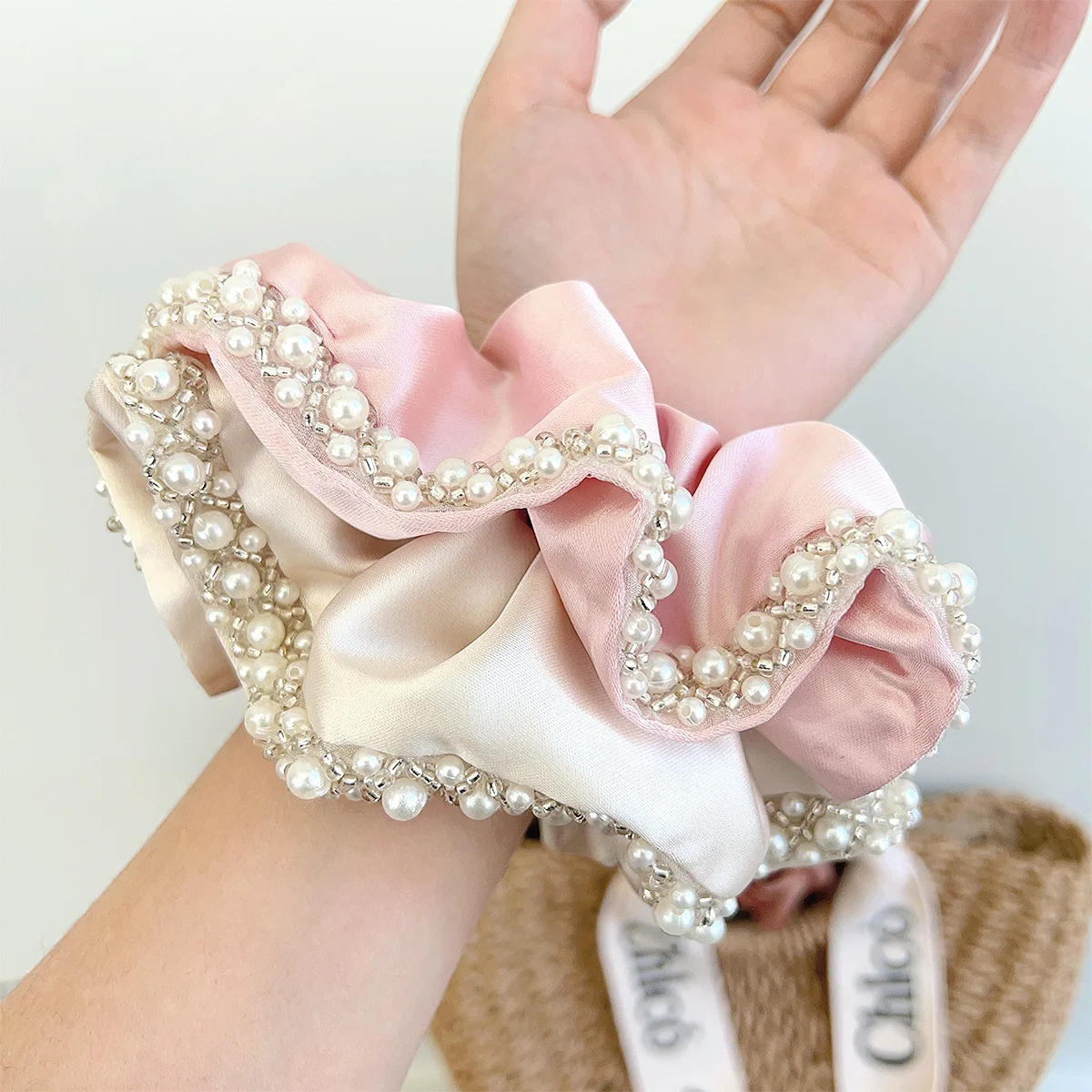 Vibrazioni vintage francesi! Elastico in raso in tonalità solide con effetto di perle, accessorio per capelli indispensabile per i panini alla moda - immagine 6
