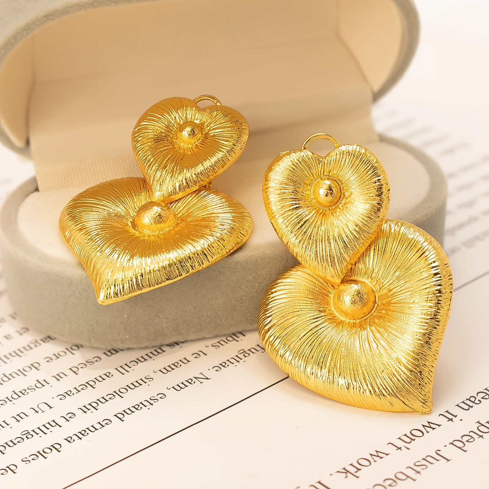 YTJX Frauen Romantische Herz Anhänger Ohrringe Kupfer Vergoldet Anti Rost Klassische Mode High-end-Schmuck Zubehör Geschenk – Detail 6
