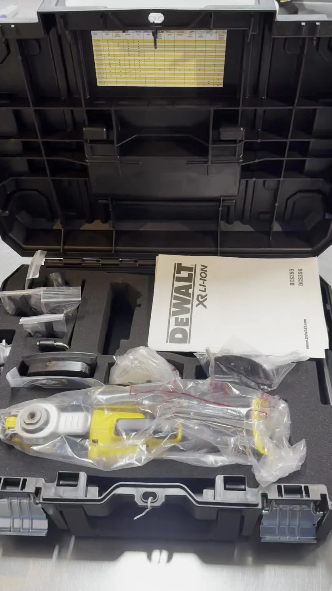 DEWALT DCS355 Многофункциональный осциллирующий инструмент 20В - Топ инструментов Dewalt