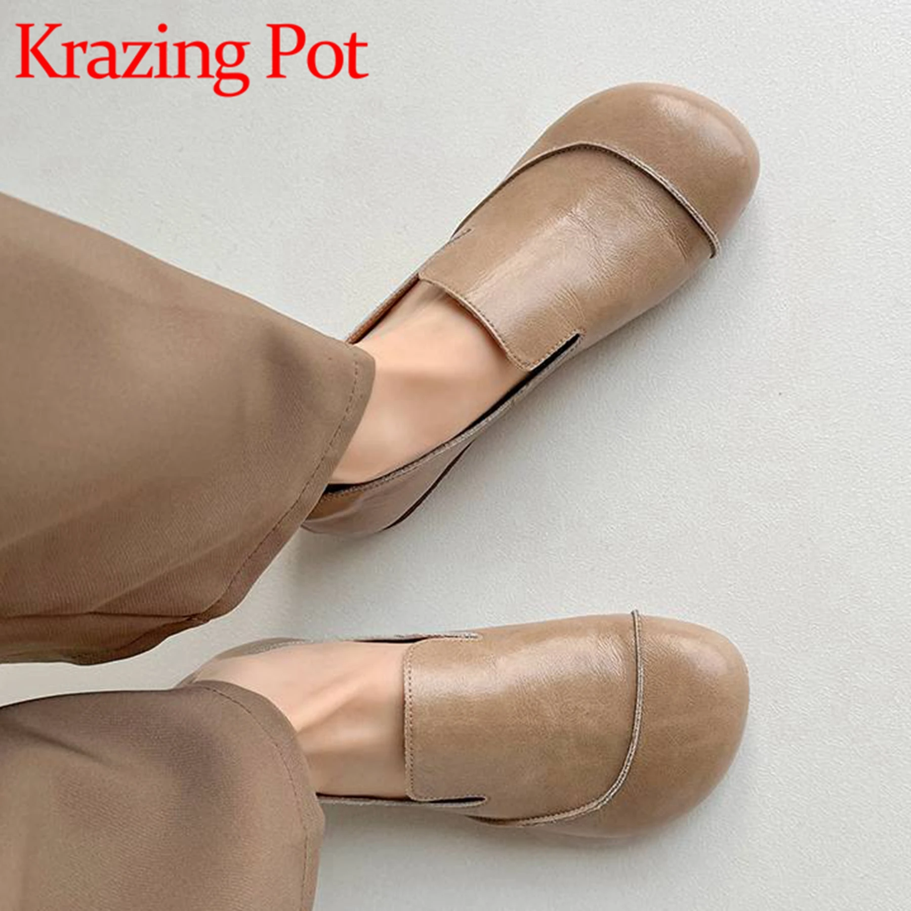 

Krazing Pot Cow Leather Round Toe Women Spring Modern Slip On Summer Vintage Fashion Street Wear Light Cozy Beauty Ballet Flats