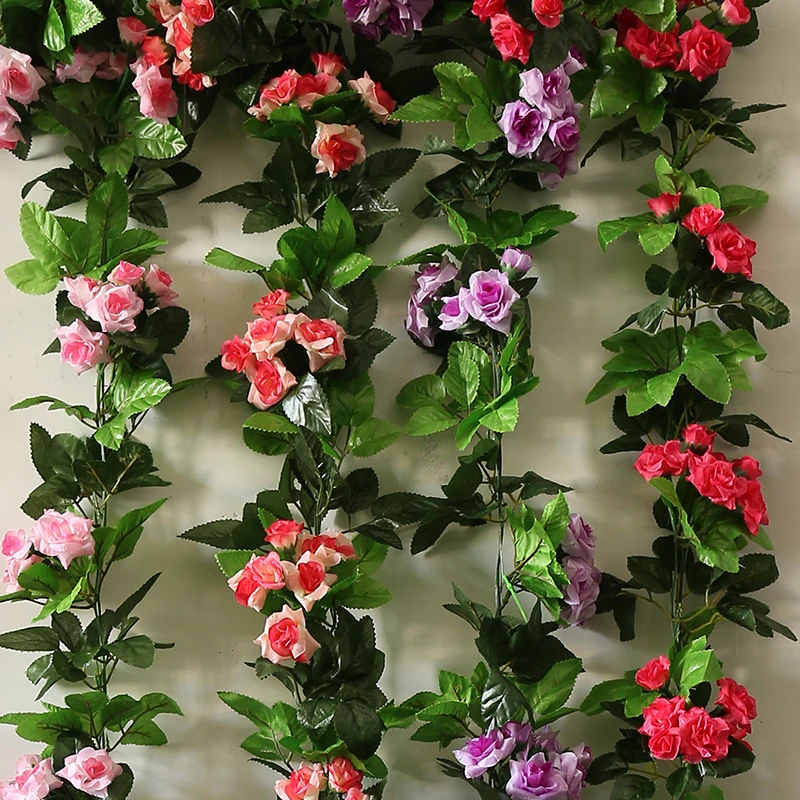 

Искусственные розы из ротанга