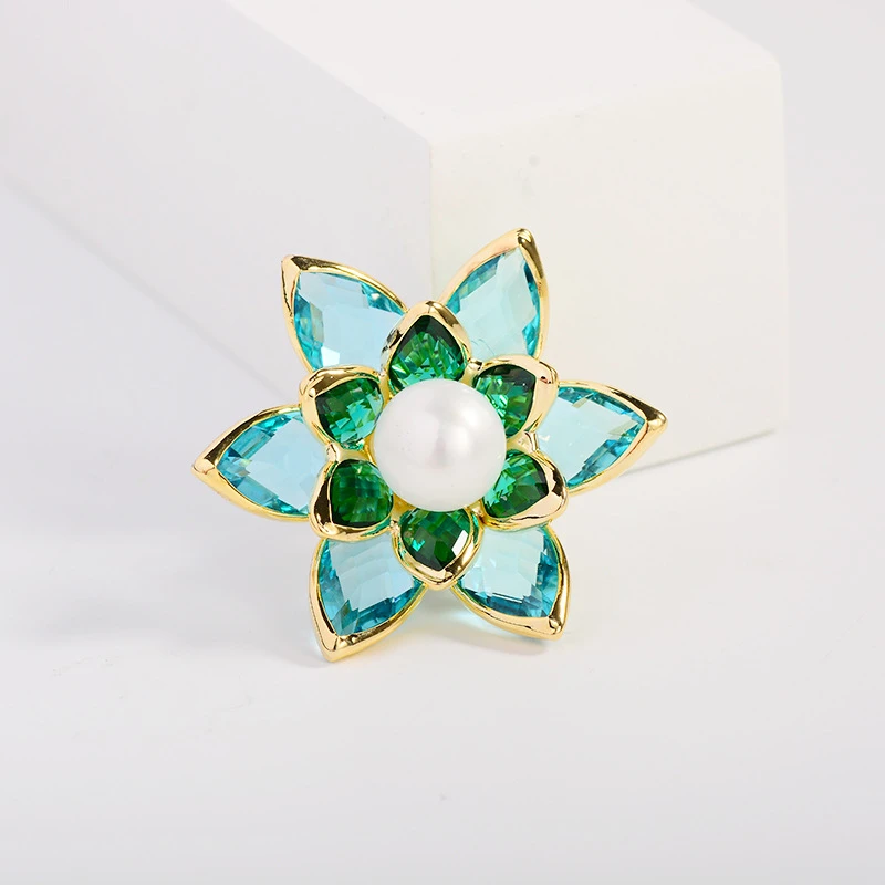 New Temperament Pearl Lotus Flower Women Brooch Magnet Button