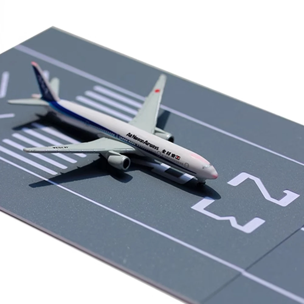 Mini Simulation Passenger Aircraft Model Runway Platform Civil Flight Takeoff And Landing Background Sand Table Toy Scenes
