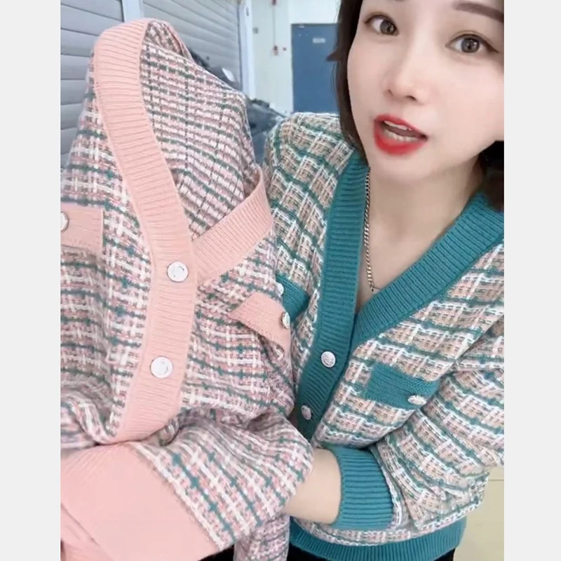 

Женский вязаный кардиган с V-образным вырезом, демисезонный