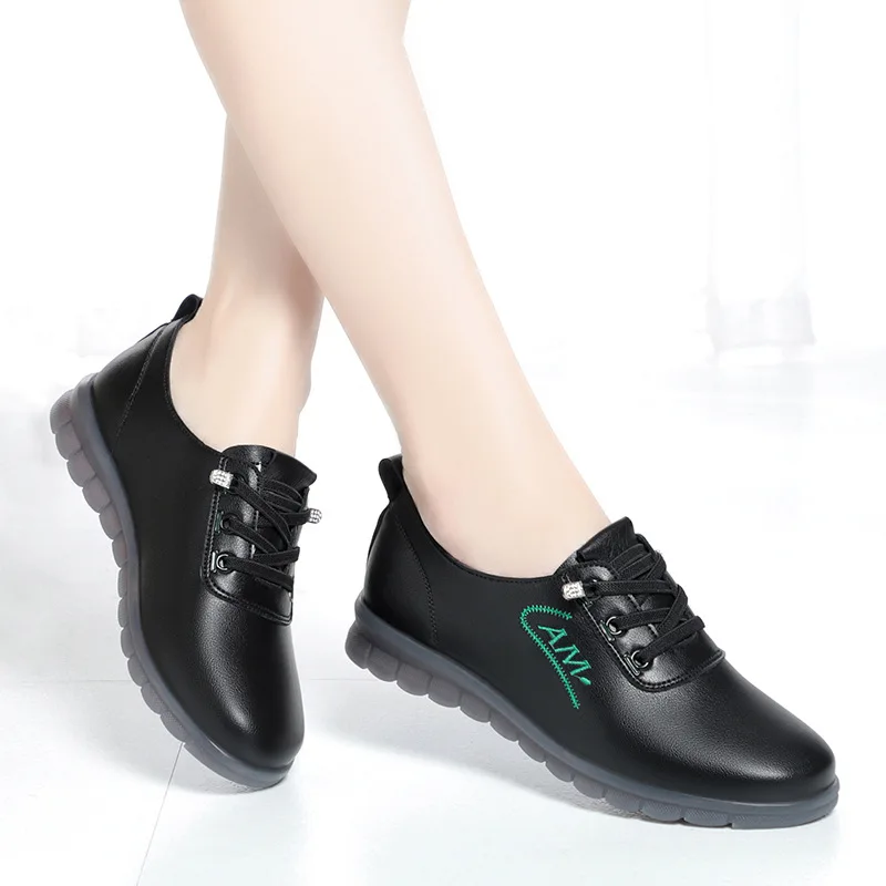 Spring Autumn Anti-slip Soft Bottom Comfort Fashion Women Oxford Single  Shoes Casual Flats Lightweight Soft Leather Sneakers