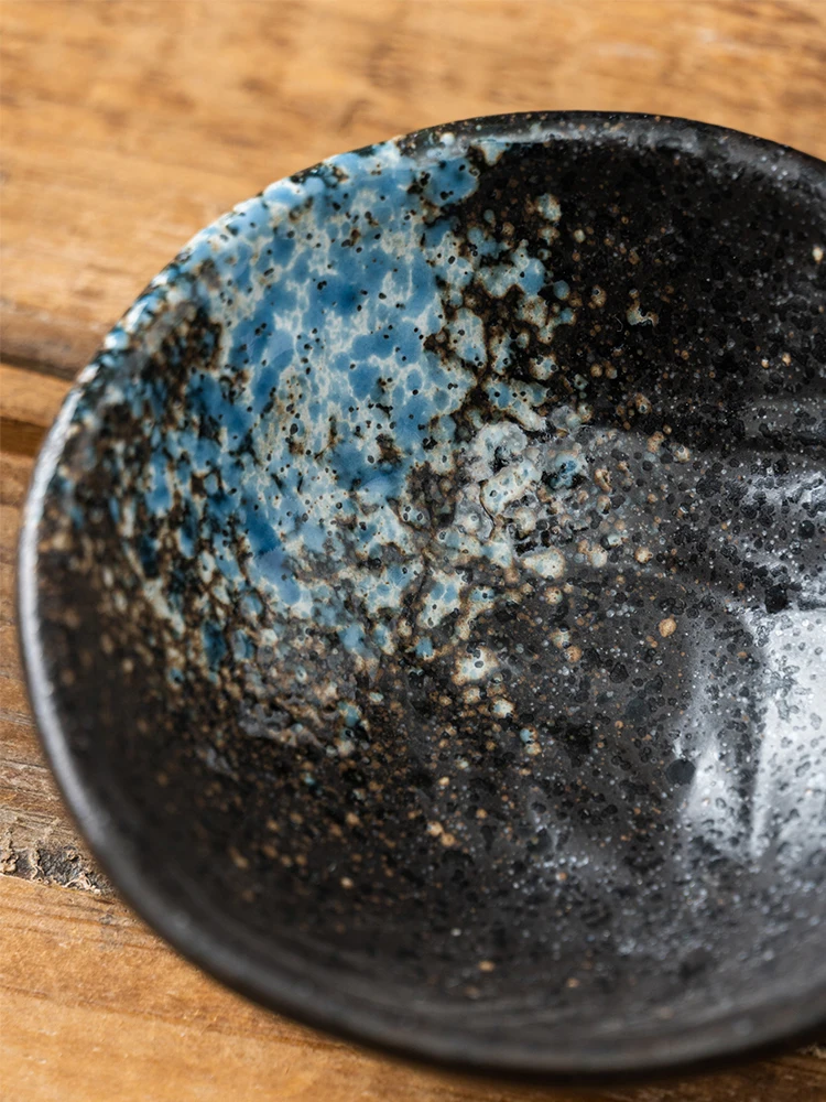 A Set of 4 Ceramic Dishes in Different Colors, Perfect for Soy Sauce, Vinegar, Snack Plates, Sushi, Seasonings, Appetizers