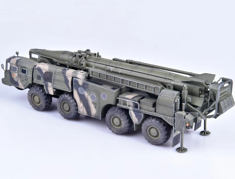 Modelcollect AS72142-1/72 Soviet Army 9P117 Strategic missile launcher SCUD B 