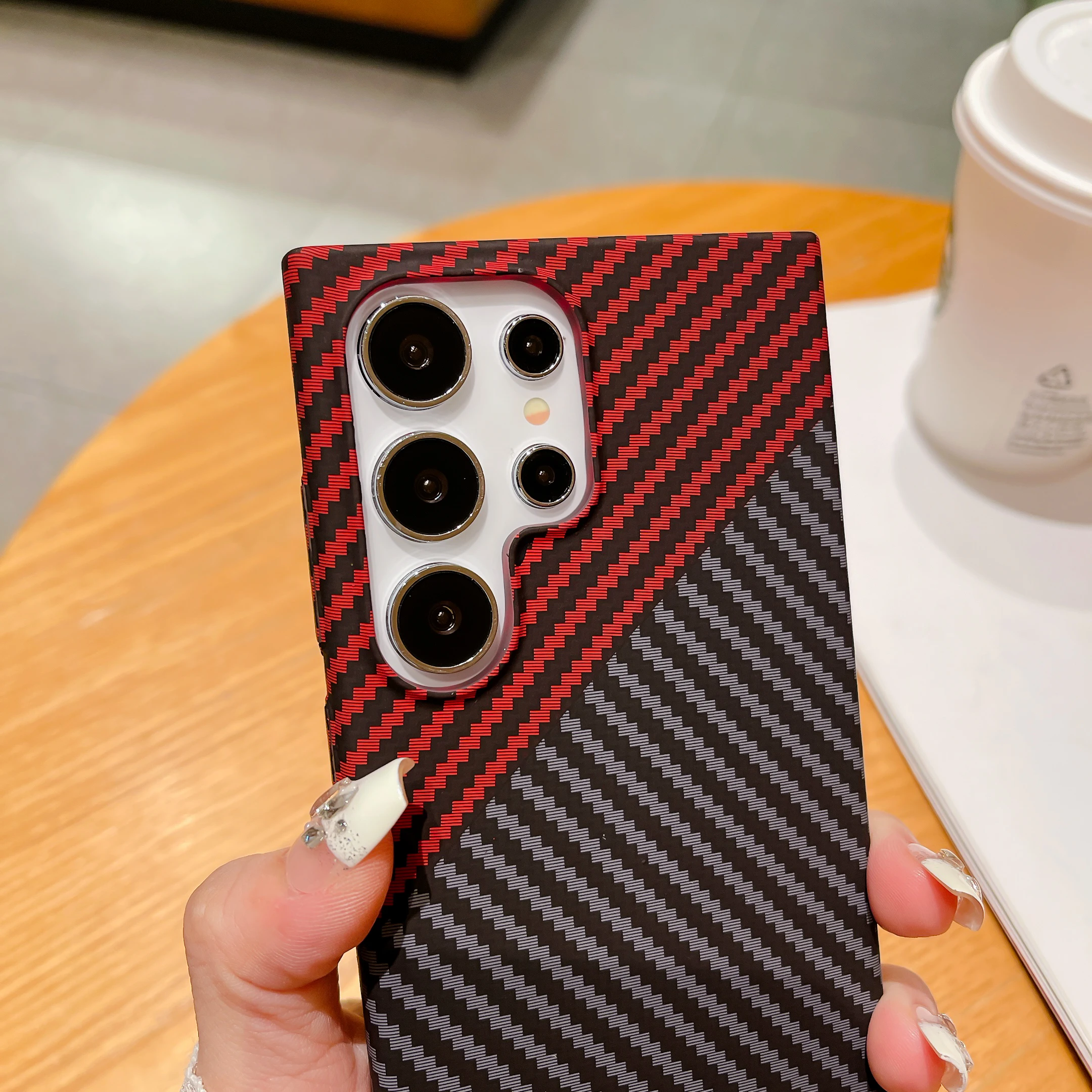 حافظة فاخرة رفيعة للغاية من ألياف الكربون لهاتف سا...