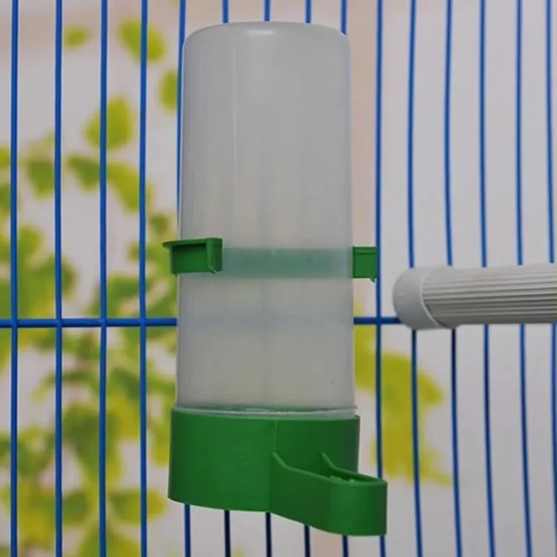 Bird Feeder Waterer Drinker Pet Clip Bird Feeder Parrot Pet Water Dispenser Agricultural Equipment (size:M/L) 1Pc