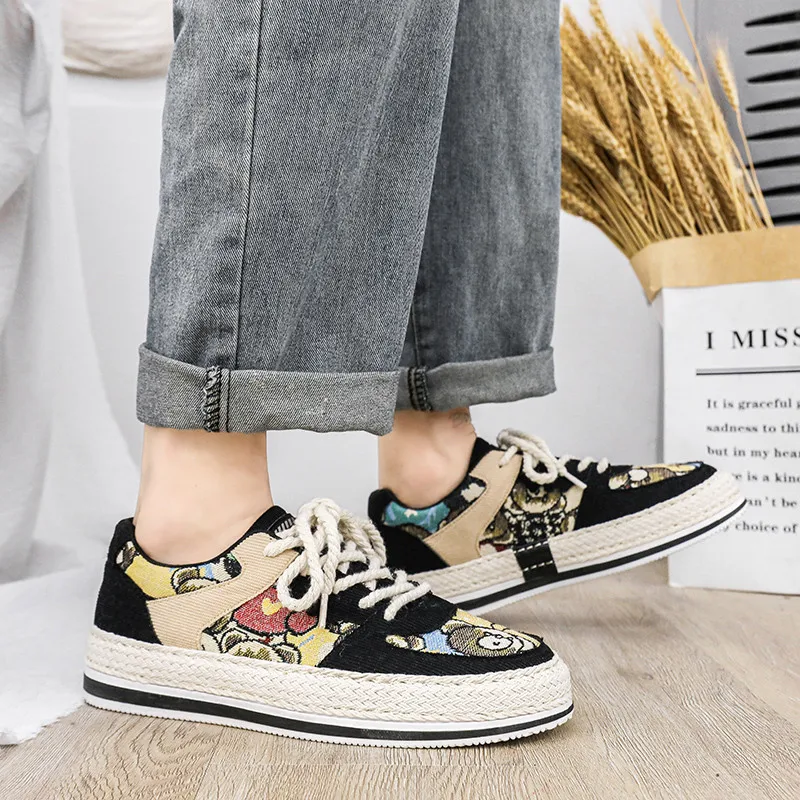 2025 Spring New Embroidery Men's Fisherman Shoes Comfortable Breathable Casual Shoes For Men Low Top Flat Skateboard Shoes Male 5