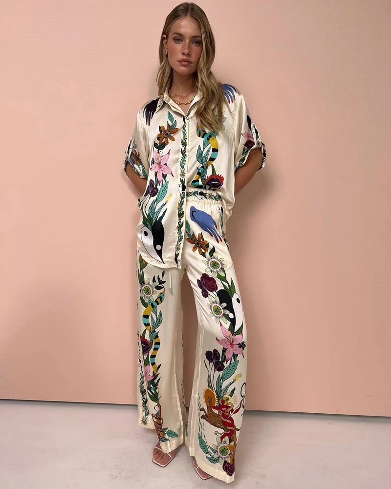 

STYLISH LADY Graffiti Printed Satin 2 Piece Set Women Half Sleeve Shirt and Wide Leg Pant Suits 2024 Summer Elegant OL Outfits