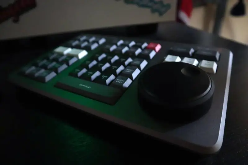 Blackmagic Design DaVinci Resolve 17 Studio, 스피드 에디터 포함, 활성화 카드