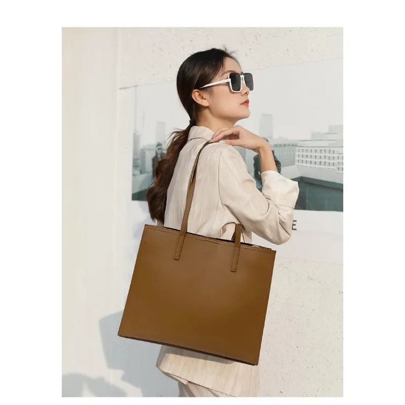 

2024 Fashion Trend New Genuine LeatherWomen's Bag Large Capacity High-Quality Commuting Tote Bag Versatile Portable Shoulder Bag