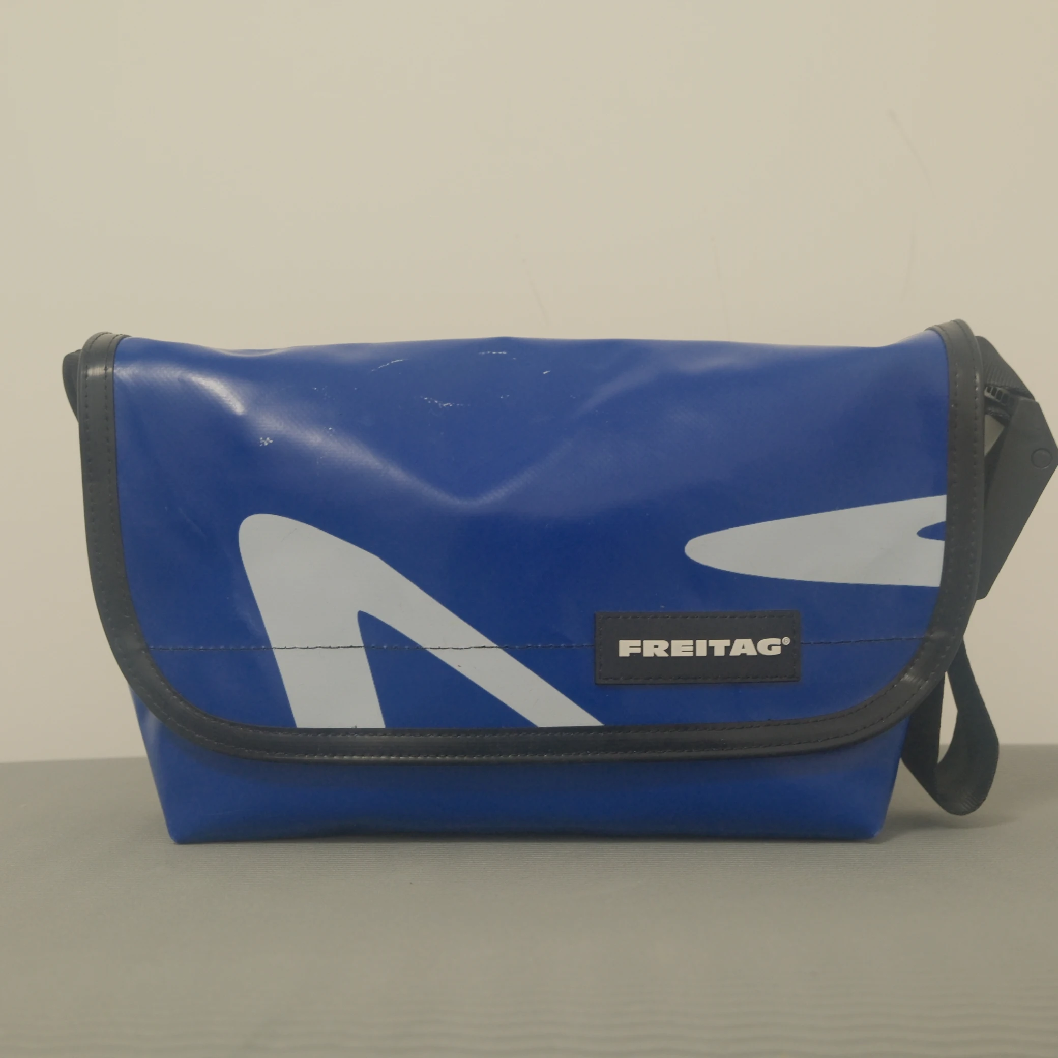 FREITAG F41 HAWAII FIVE-O Messenger Bag Single Shoulder Bag Crossbody Bag Swiss Cycling Eco-Friendly Bag