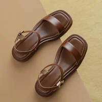 Sandales d'été en cuir de luxe pour femmes, à la mode, carrées, à lanières, confortables, à talons compensés 1
