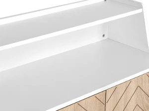 Top Storage with Raised Edges
