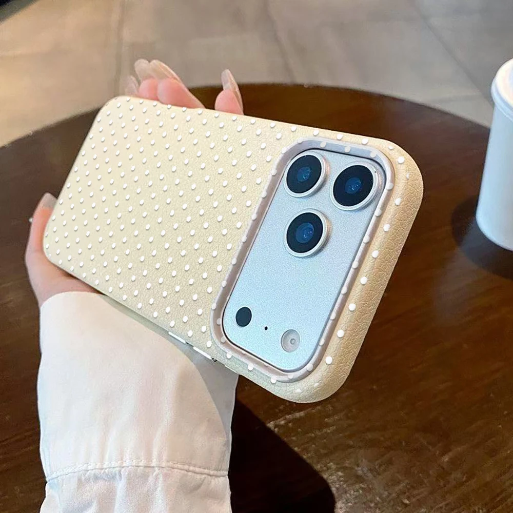 รูปสินค้า เคสซิลิโคนลายจุดสีขาว ดีไซน์ใหม่กันกระแทก iPhone