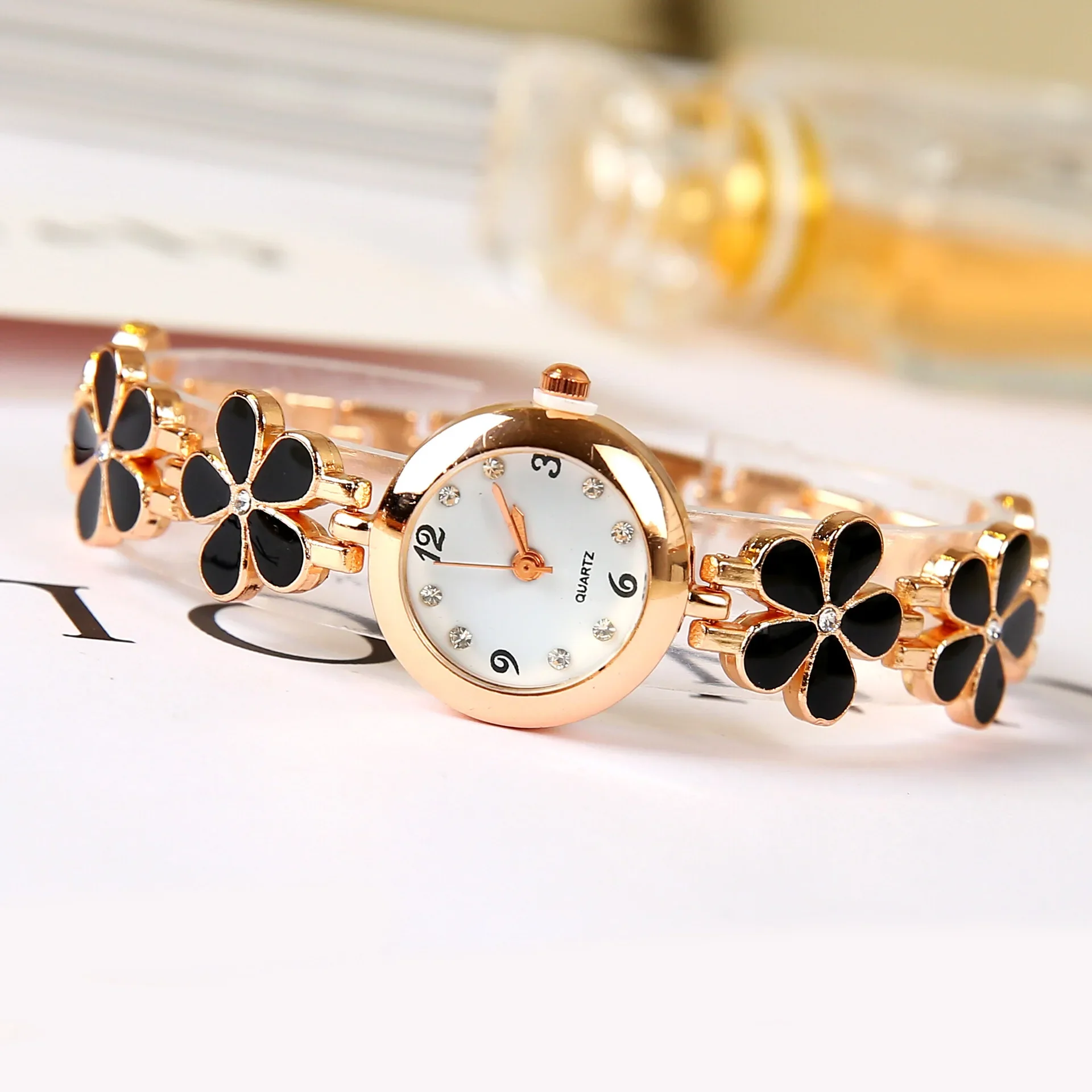 Women Watches Dial Flower Bracelet Quartz Watch