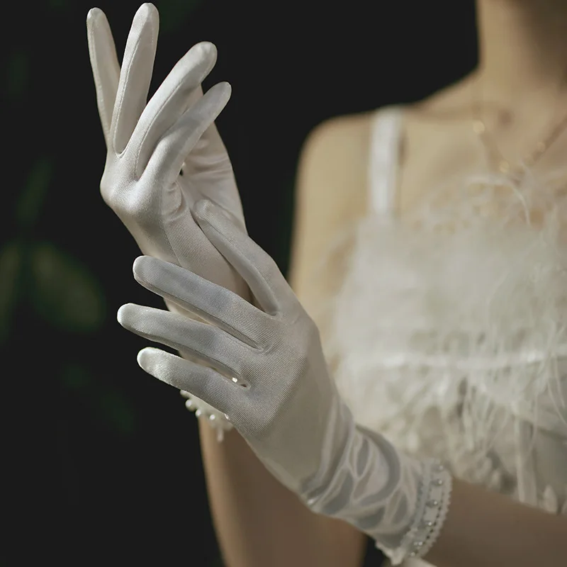 

Women Full Finger Bridal Wedding Gloves Satin Short Opera Gloves Pearls Wrist Banquet Dress Gloves Fancy Party Floral Gloves