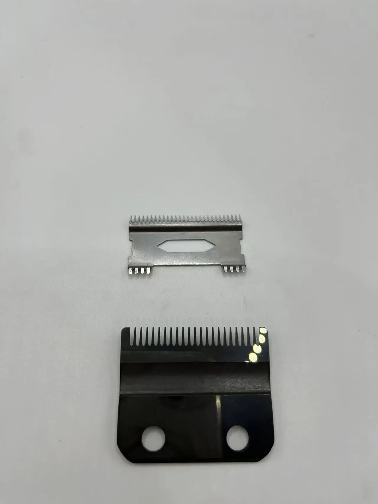 Description Picture 6 of itemMRD Pro Men's Professional Hair Clipper Original Horn Cutter Trimmer Faded Blade Fixed Knife Moving Knife Pick Knife Accessories