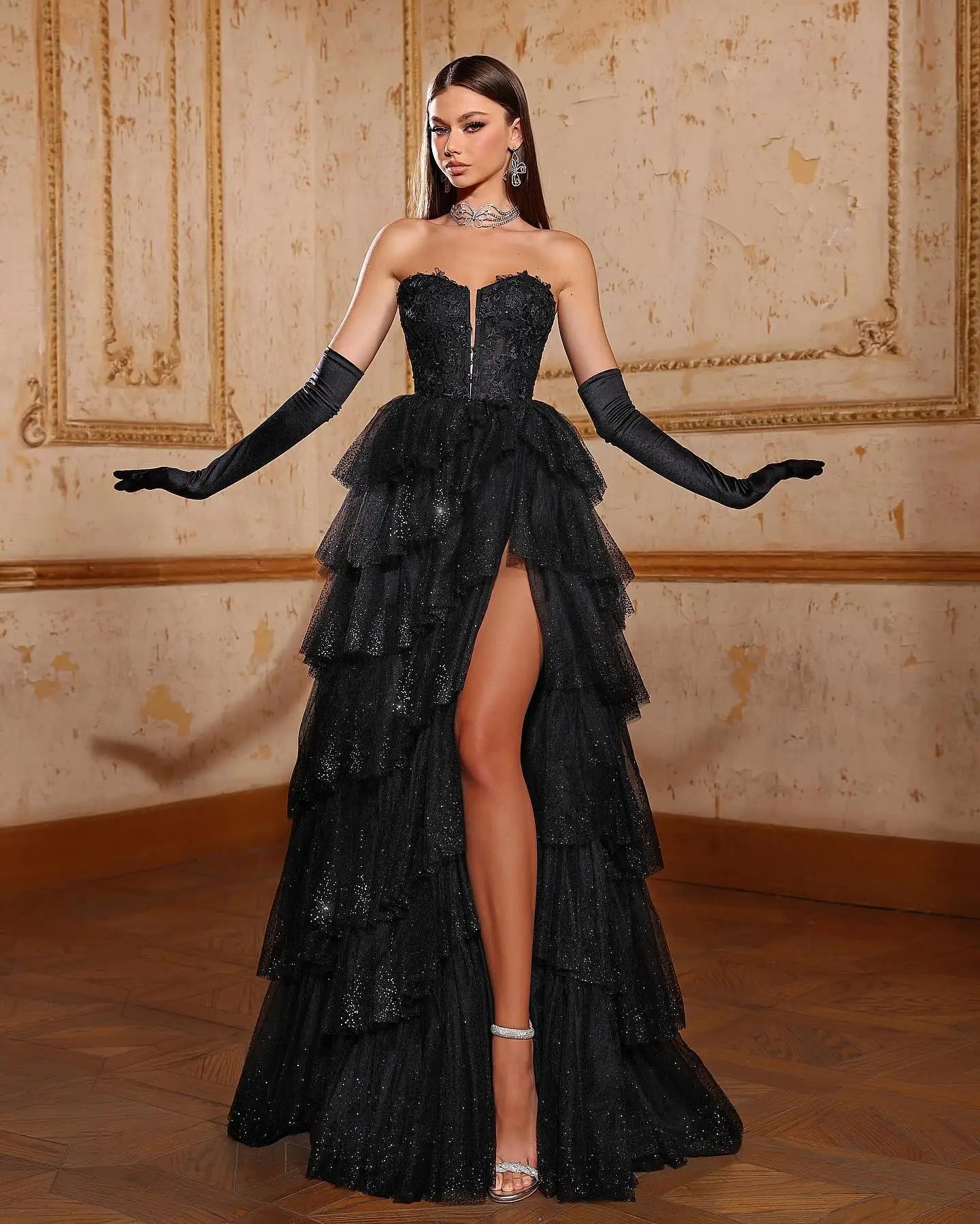 Glamorous Black Evening Dresses for Women Glitter Sequins Sleeveless Prom Gowns Sexy High Split Tiered Ruffles Celebrity Dresses