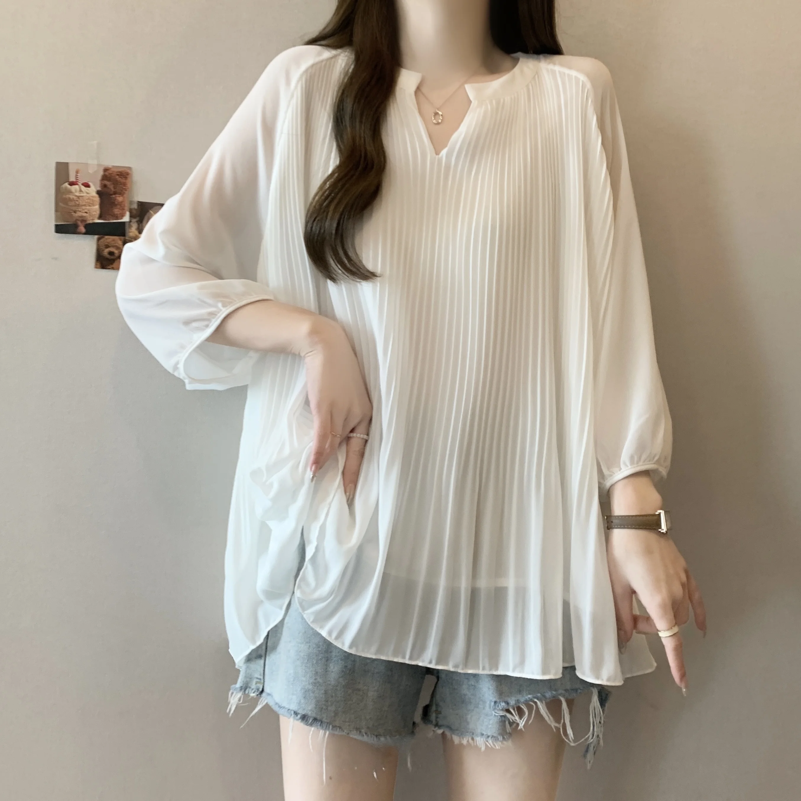 Versatile white [french style slimming tops for plus size]