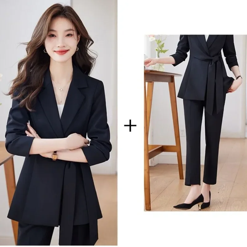 Рисунок 4 - Женский брючный костюм