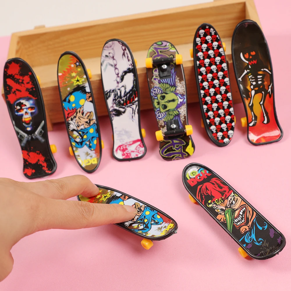 10Pcs Plastic Finger Skateboard Game Toys For Kids Birthday Party Favors Christmas Pinata Fillers Boy Girls Guest Gifts