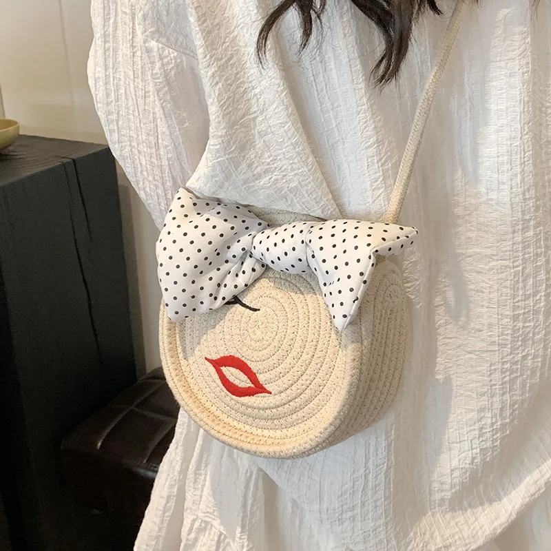 Super Niche Women's Grass Woven Bag 2024 New Versatile Crossbody Popular Small Round Bag Personalized Fashion Shoulder Bag