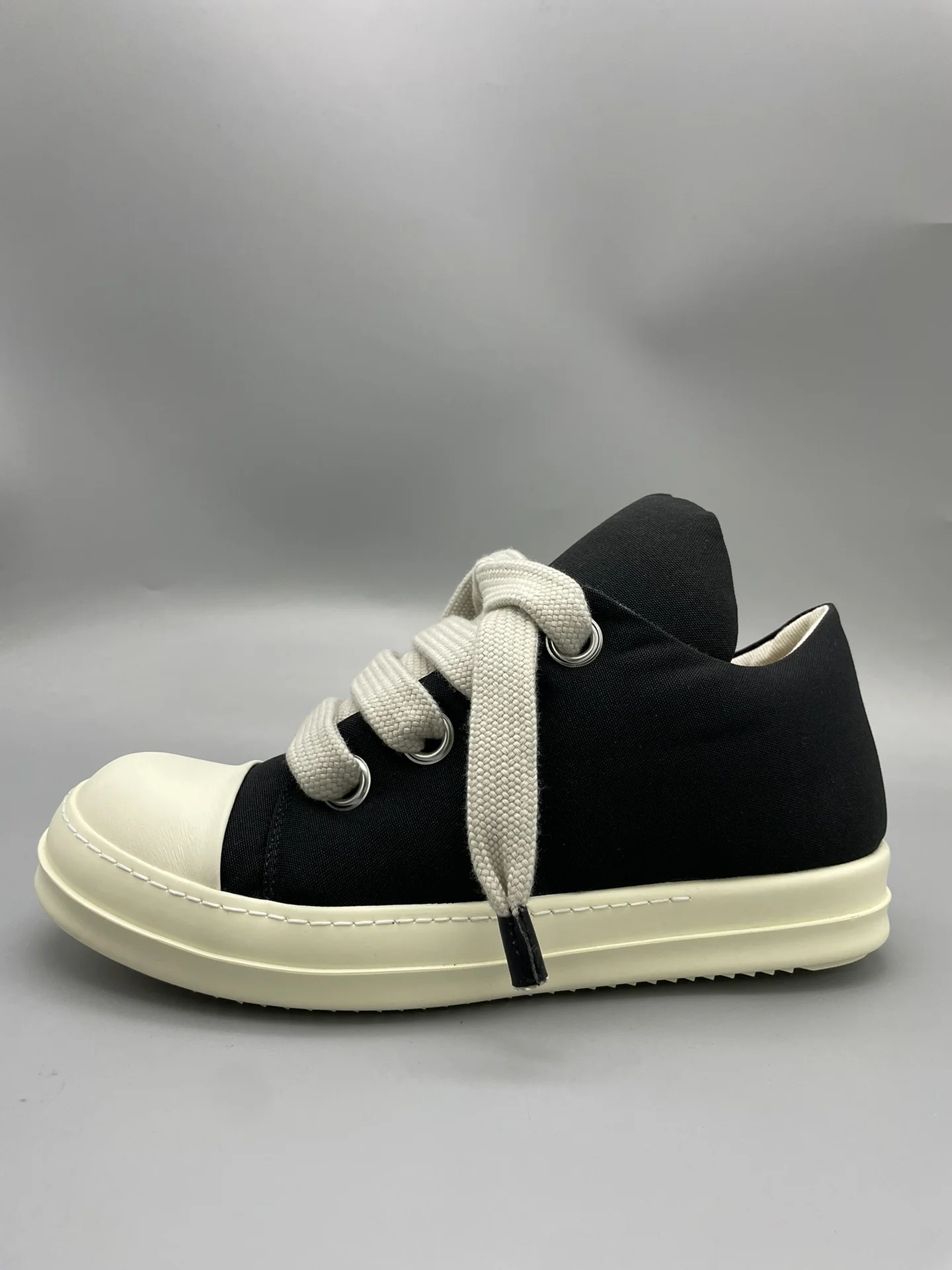

Owen Seak Men Women Platform Shoes Canvas Lace Up Zipper Casual Bread Boots Flats Black Heel 7CM Designer Low Top Sneakers