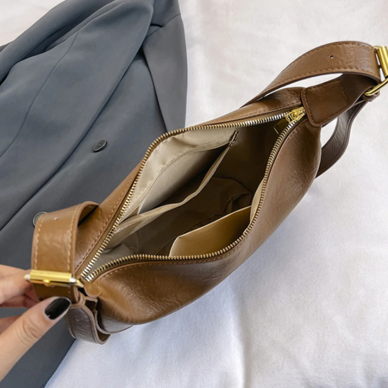 2025 Large Capacity Soft Crossbody Bags for WomenLuxury Handbags Solid Shoulder Bags Female Casual Travel Hobos Bag Vintage Sac 5