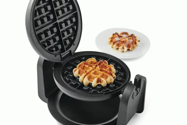 BLACK+DECKER Flip Waffle Maker, Silver, WM1404S