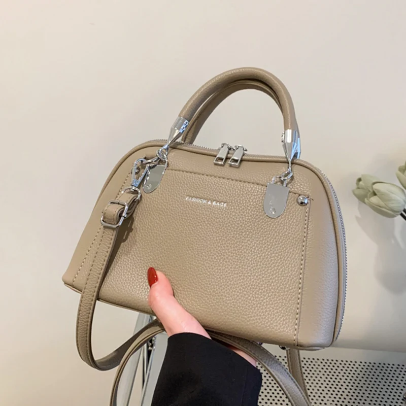 

2023 модная женская текстурная Портативная Сумка-ракушка из искусственной кожи, подходящие ко всему Наплечные сумки, белые, хаки, сумки-тоуты, сумка-мессенджер, сумки для женщин