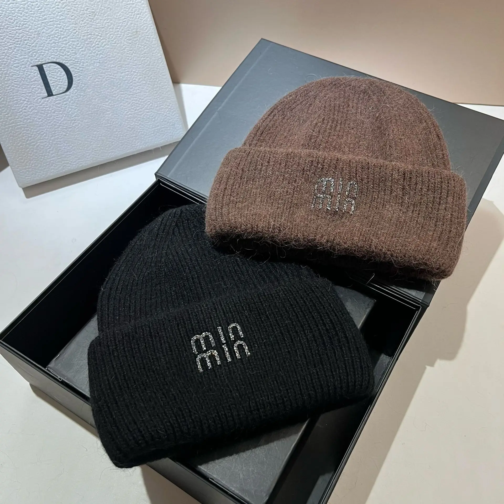 1PC New Korean-style thickened and enlarged double-rolled edge knitted hat for winter, a warm plush hat