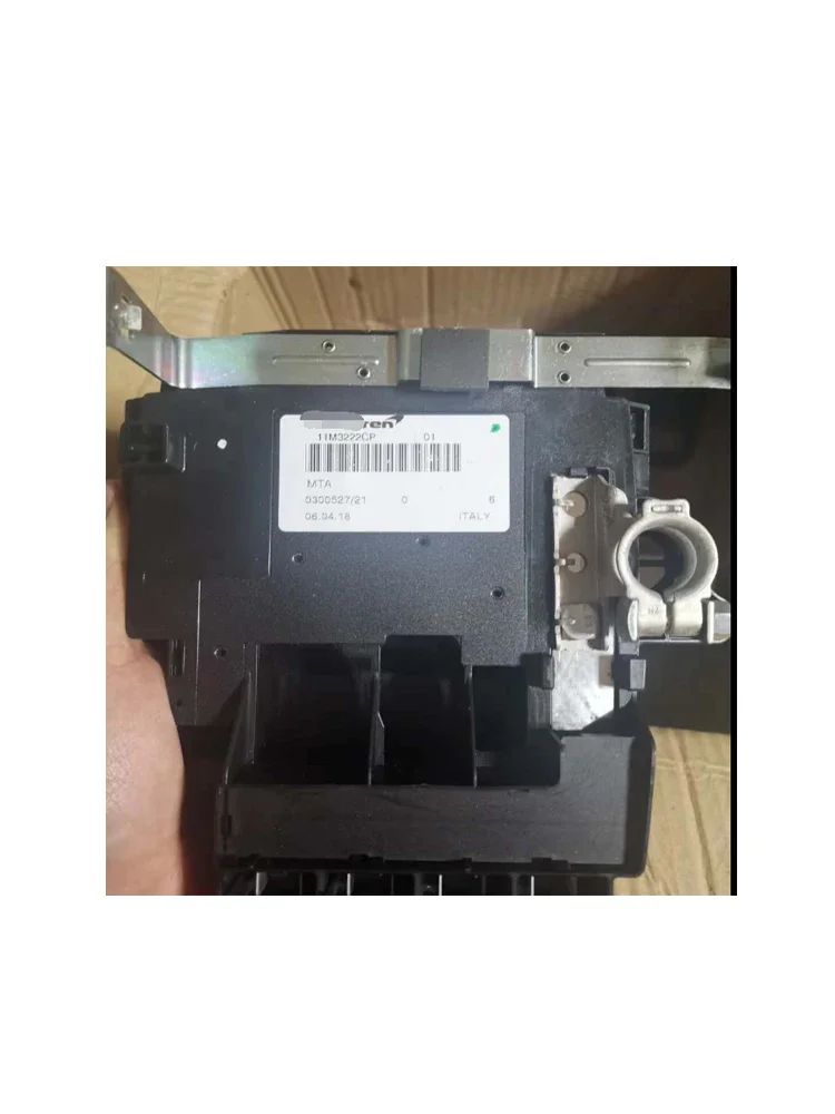 

Fuse Box Power Failure Protector Positive Negative For McLaren MP-12C 625C 650S 675LT 720S